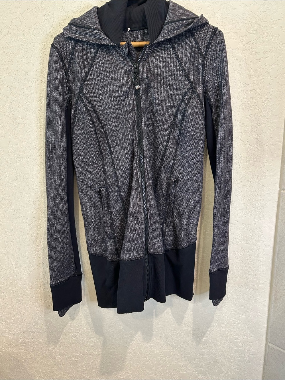 lululemon athletica Heathered Dark Gray and Black Zipper Jacket